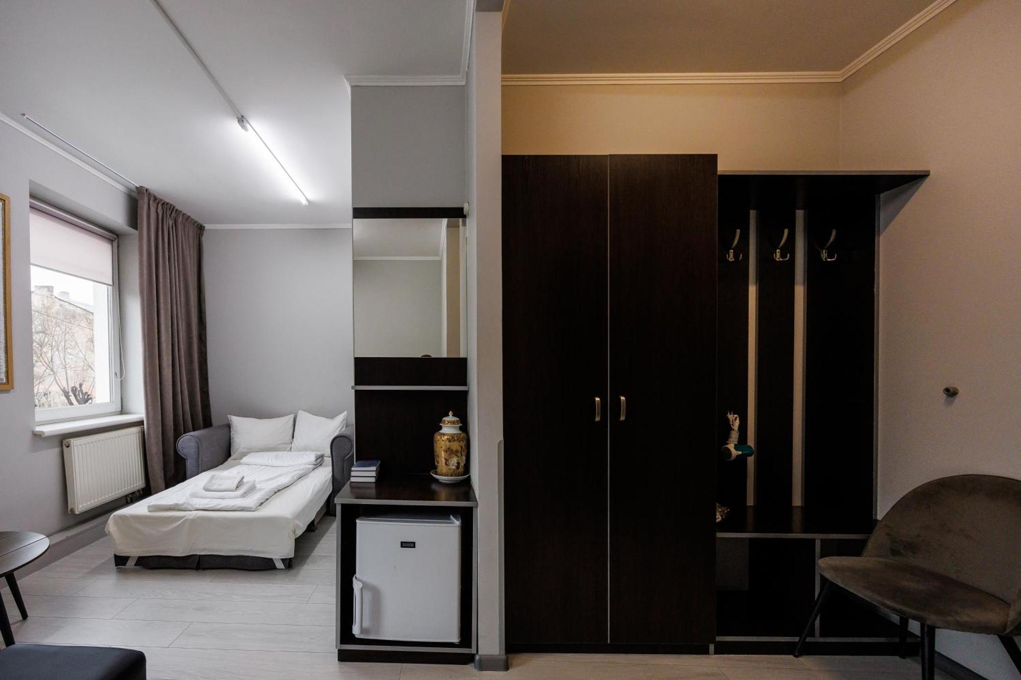Hotel Dolynskiy Lviv Exterior photo